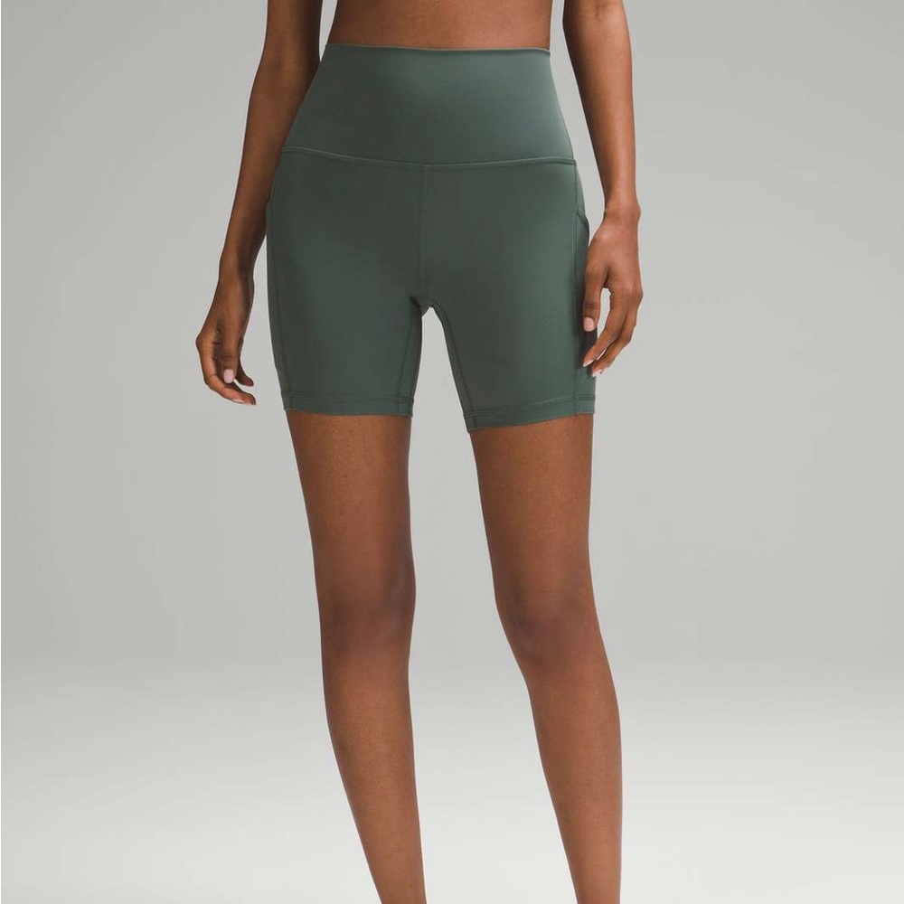 Lululemon Align High Rise Short w/ Pockets